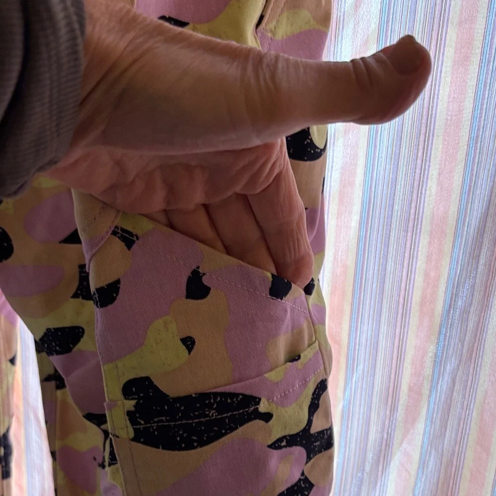 WILDFANG NWT The Essential Coverall in bright camouflage print Size Medium - Picture 11 of 12